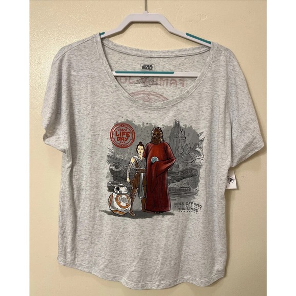 LARGE 2021 Disney Park Star Wars Galaxy's Edge Wookie Life Day Shirt November 17 - Picture 1 of 8